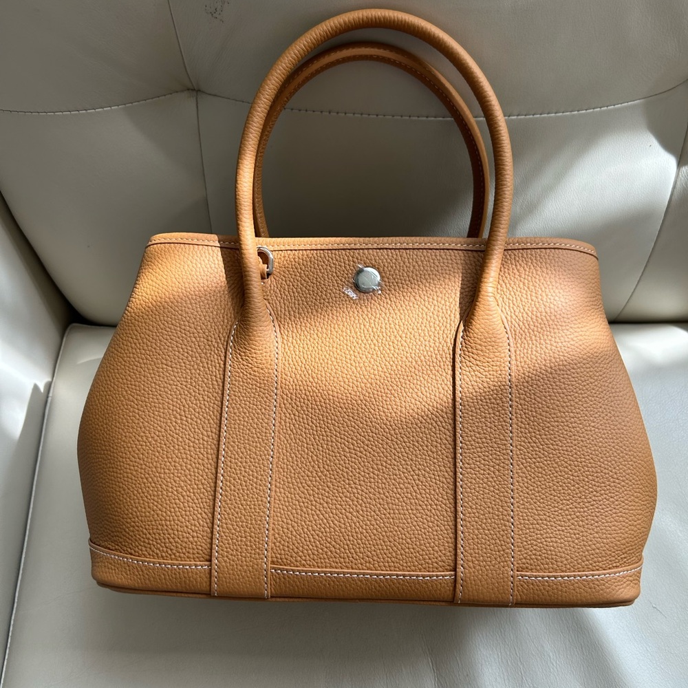 Genuine leather tote bag
